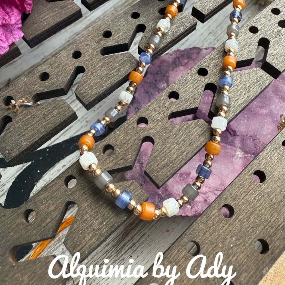 Dainty beaded gemstones necklace - Picture 4 of 4